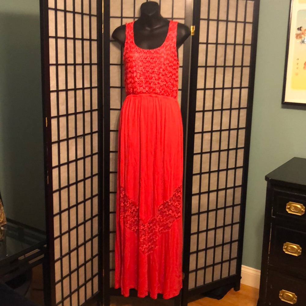 SOFT! Bright Coral Summer Dress with lacy pattern on top and V pattern Skirt